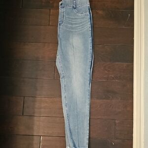 HUE Women's High Rise Light Blue Jeans